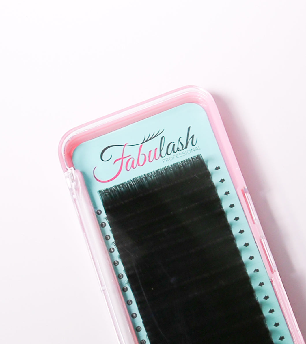0.18 Classic lashes mixed lengths